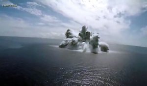 La navy fait exploser une bombe sous-marine