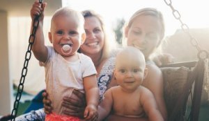 Happy Mama: So erhältst du trotz Baby deine Freundschaften