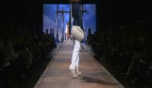 Défilé Dior : vidéo Dior - Défilé Dior Printemps-Eté 2011
