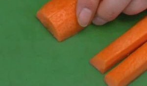Comment faire un mirepoix de légumes ou une coupe paysanne 