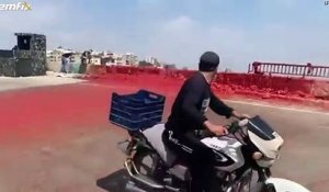 Un camion transportant des tomates à fait une petite sortie de route