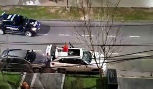 Elle détruit la BMW X5 de son amant avec un extincteur (Argentine)