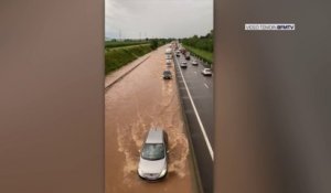 Intempéries: l'autoroute A35 en partie sous les eaux en Alsace