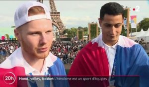 JO 2021 : les athlètes des sports collectifs ont célébré leur médaille à leur retour à Paris