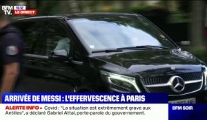 Lionel Messi acclamé par les supporters parisiens à la sortie de sa visite médicale