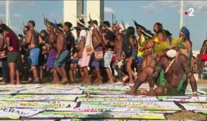 Brésil : les indigènes manifestent pour garder la propriété de leurs terres