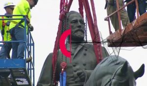 NoComment : la statue du général Lee déboulonnée en Virginie