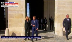 Emmanuel et Brigitte Macron arrivent aux Invalides pour l'hommage à Jean-Paul Belmondo