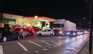 Pénurie de carburant : Londres tente de rassurer et veut utiliser l'armée