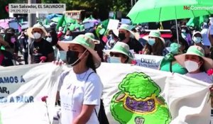 Amérique latine : des milliers de femmes exigent le droit à l'avortement