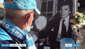 Mort de Bernard Tapie : les Marseillais, en deuil, multiplient les hommages