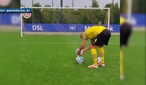 Erling Haaland éclate une cible à l'entraînement