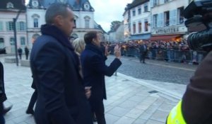 Emmanuel Macron accueilli à Beaune par le ban Bourguignon
