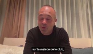 Barcelone - Iniesta souhaite bonne chance à Xavi