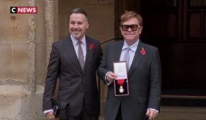 Elton John récompensé pour sa carrière