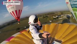 Il se met debout sur une montgolfière à plus de 4 000 mètres d'altitude