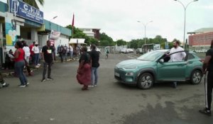 Guadeloupe : la situation se tend, le gouvernement envoie des renforts policiers