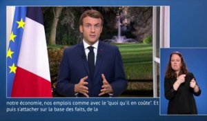 Voeux d'Emmanuel Macron : "Les semaines à venir seront difficiles, nous le savons tous. La vaccination est notre seul atout. Quelque soit ma place, je continuerai à vous servir en 2002"