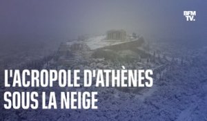 Les images de l'Acropole d'Athènes sous un manteau de neige