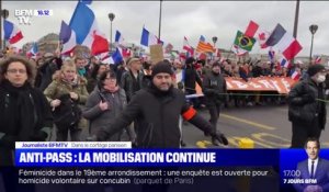 Les anti-pass manifestent à nouveau dans les rues de Paris ce samedi