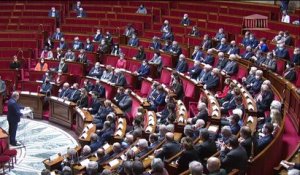 Dévoilement d’une plaque apposée dans l'hémicycle au nom de Valéry Giscard d’Estaing, ancien Président de la République - Mercredi 2 février 2022