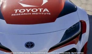 La Toyota Supra drifte toute seule ! Test Car Drifts Autonomously on a Closed Course