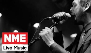Kasabian Perform Rare Stripped-Back 'Underdog' At The NME Awards 2015, With Austin, Texas Launch Party