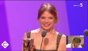 L’actrice Mélanie Thierry gênée dans « C à vous » de revoir son discours lors des César 2010 : « C'est épouvantable, je ne supporte pas » - VIDEO