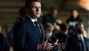 Emmanuel Macron officiellement candid@t à l'élection présidentielle