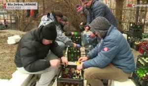 Ukraine : des volontaires s'organisent pour résister aux forces russes