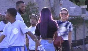 Exclu vidéo : Kendall Jenner : ultra complice avec le rappeur The Game lors du "Charity Football Game" !