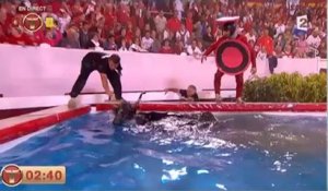 Zapping du 01/07 : une vachette d'Intervilles dans la piscine !