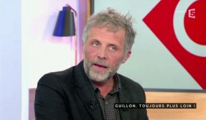 C à vous - S. Guillon défonce Canal+ et Bolloré