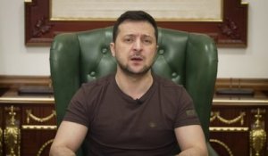 Volodymyr Zelensky répond aux accusations de Moscou sur la "préparation d'une attaque chimique"