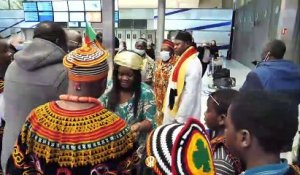 Sur La Route de la Chefferie du Cameroun: Arrivée des majestés à Paris