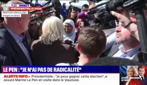Marine Le Pen interpellée par une femme voilée lors de sa déambulation au marché de Pertuis