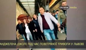 Guerre en Ukraine: Regardez les images de l'actrice Angelina Jolie évacuée de la gare de Lviv après le retentissement d'une alerte - VIDEO