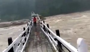 Un pont vraiment très dangereux