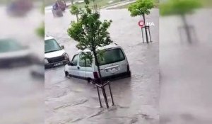 Les fortes pluies, efficaces dans 10 provinces, ont eu du mal pour les citoyens