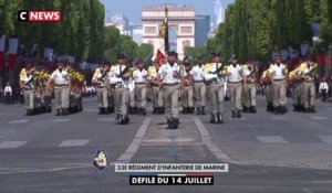 Le 3e régiment d’infanterie de marine défile devant le président de la République