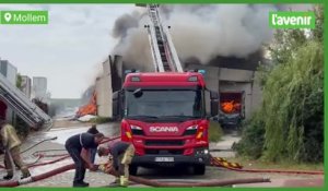 Violent incendie en cours dans une zone industrielle à Mollem