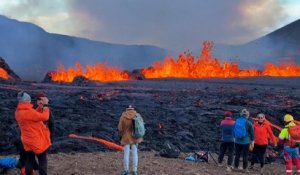 « C'est tellement beau ! » : en Islande, l’éruption d’une fissure volcanique attire les curieux