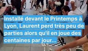 Laurent Le Conquérant, SDF belge, défie les passants aux échecs