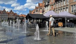 Les jets d'eau sur la Grand-place de Tournai