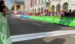 Tour d'Allemagne 2022 - Caleb Ewan est de retour ! Après un Giro et un Tour ratés, Ewan gagne la 1ère étape du Tour d'Allemagne !