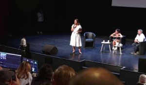 "Vous êtes là, mais moi aussi je suis là": Marlène Schiappa répond aux militants LFI