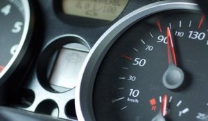 Diminuer sa vitesse de 10 à 20 km/h sur les routes permettrait d'économiser 150 euros par an