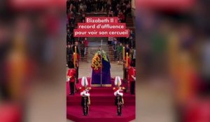 Mort d'Elizabeth II : l'accès à la file d'attente pour voir le cercueil de la reine suspendu