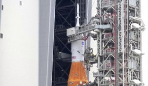 La Nasa abrite dans un hangar sa fusée pour la Lune avant le passage de l'ouragan Ian en Floride