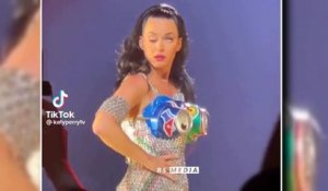 Katy Perry  eye malfunction on stage : scary and strange